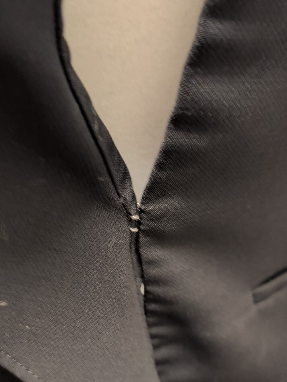 Talbots Size 2 PreOwned Black Ruffle-Trim Open Blazer With One Snap Closure - Picture 5 of 15